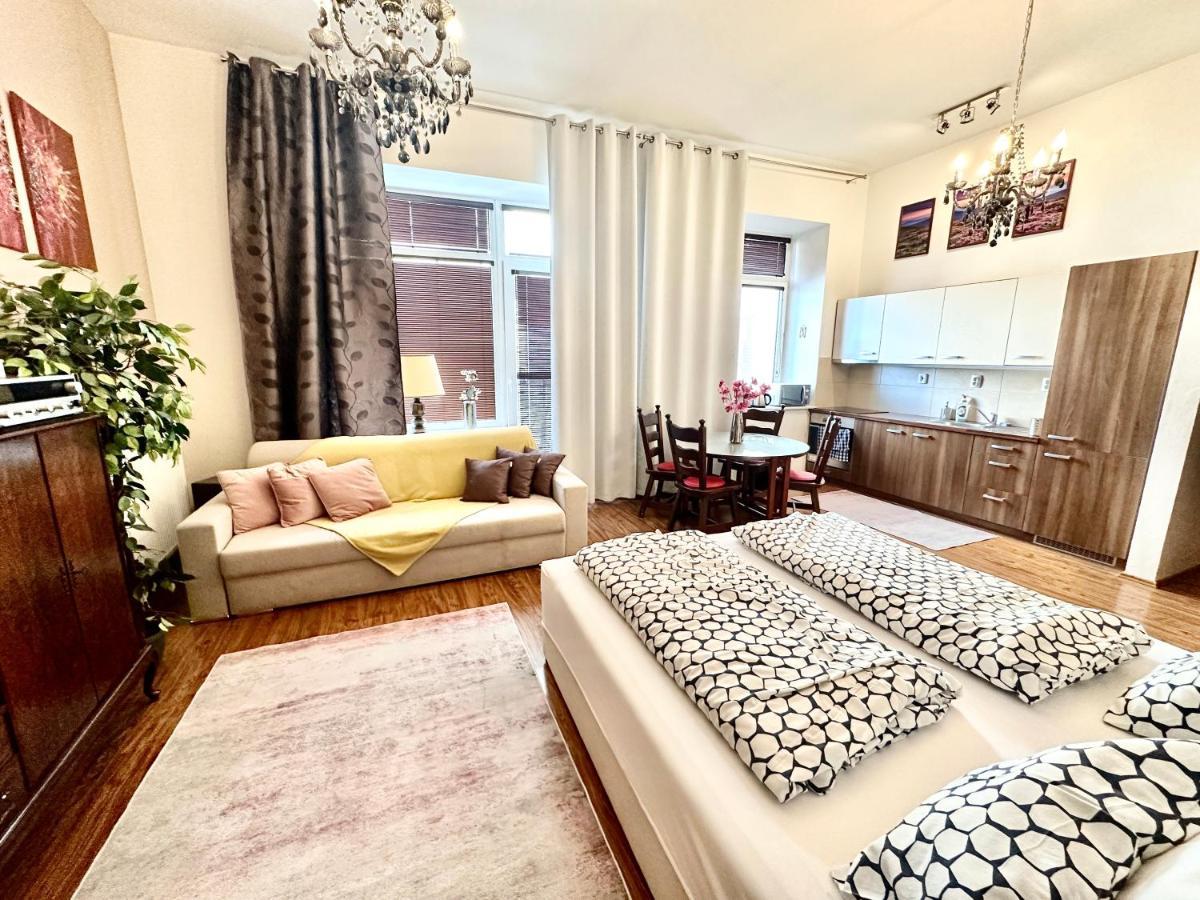 פופראד Home Away Main Square Apartment מראה חיצוני תמונה