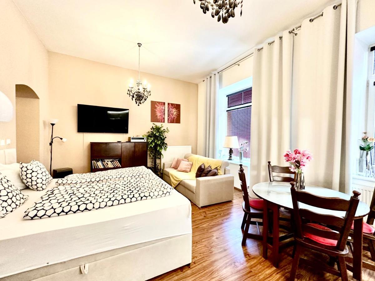 פופראד Home Away Main Square Apartment מראה חיצוני תמונה