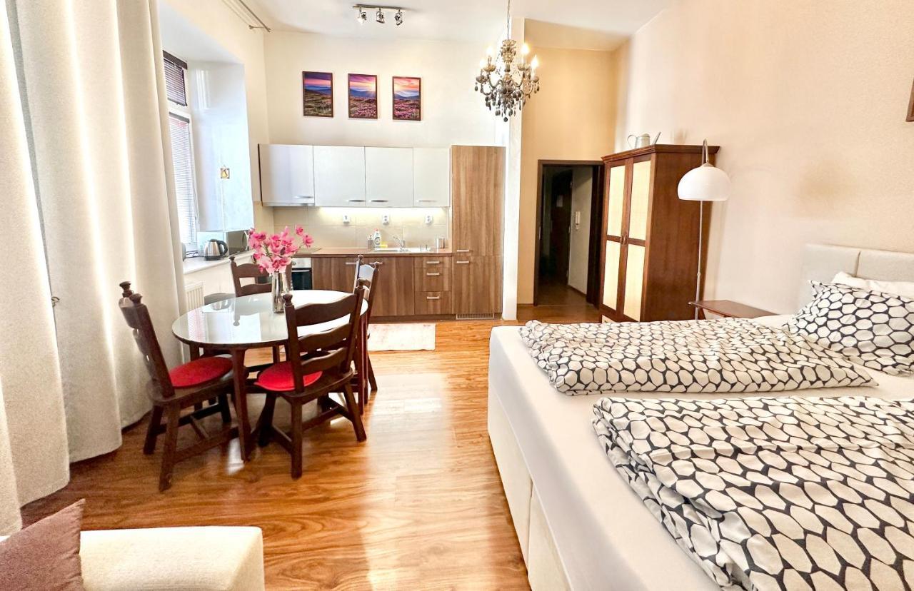 פופראד Home Away Main Square Apartment מראה חיצוני תמונה
