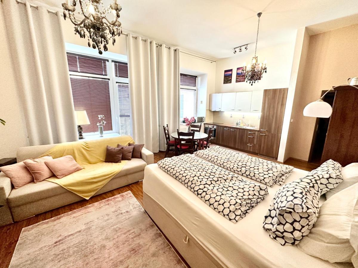 פופראד Home Away Main Square Apartment מראה חיצוני תמונה